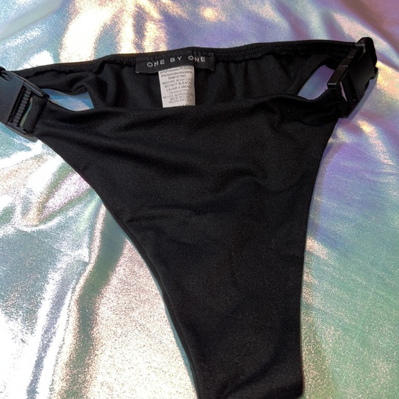 New, Sexy Clasp Bottoms - Picture 5 of 7